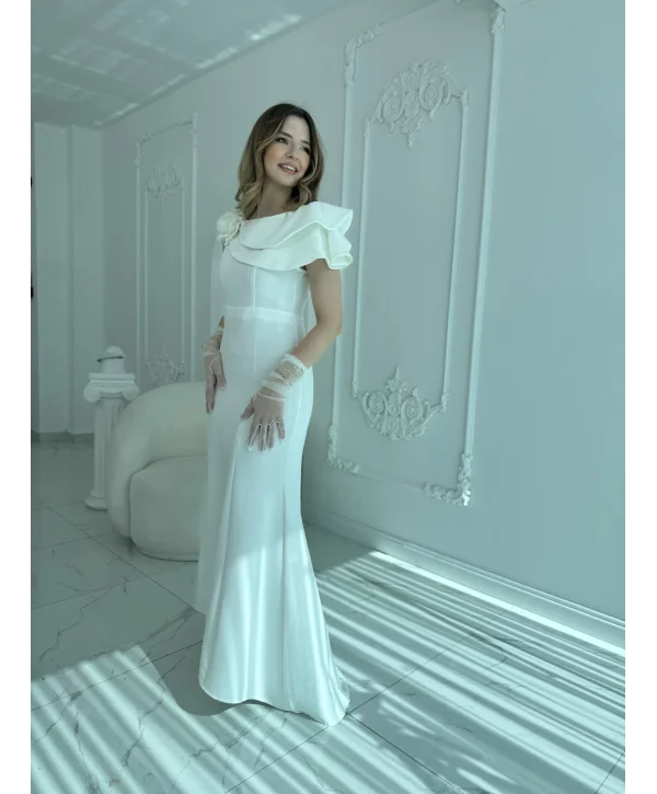 Asimetrik Volan Detaylı BeyazTek Omuzlu Abiye Elbise