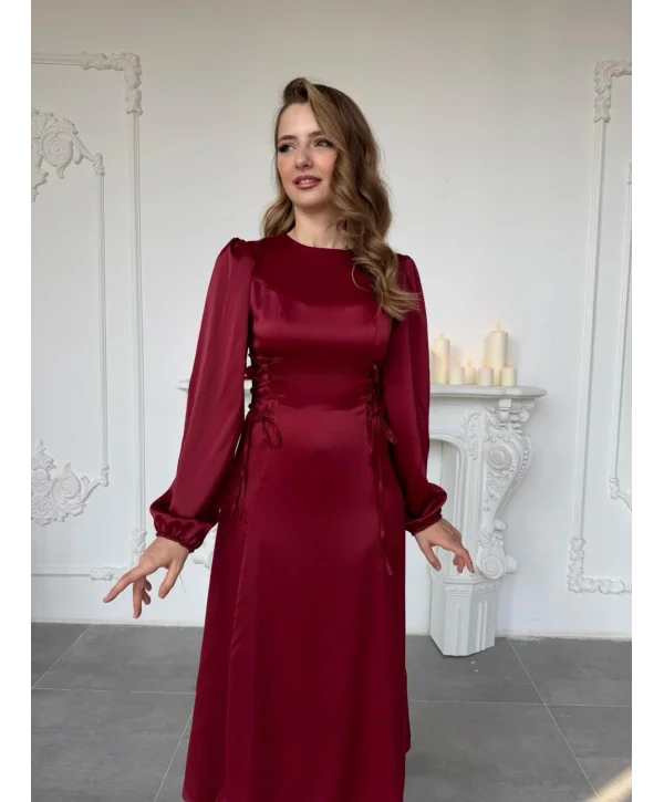 Bel Bağcık Detaylı Bordo Saten Elbise