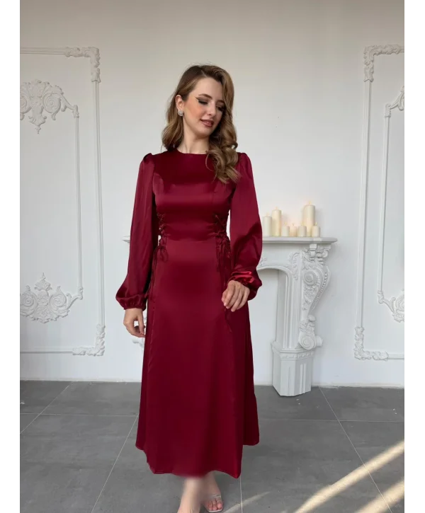 Bel Bağcık Detaylı Bordo Saten Elbise