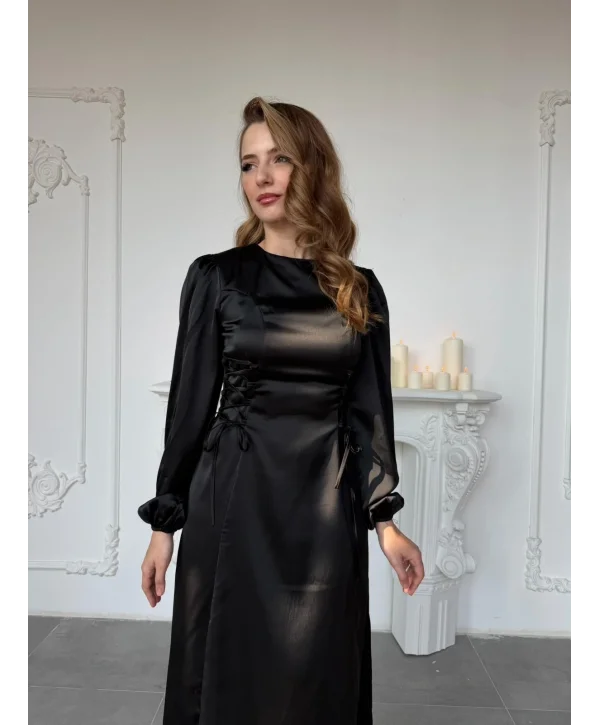 Bel Bağcık Detaylı Siyah Saten Elbise