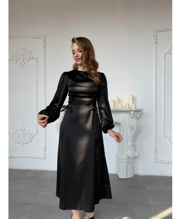 Bel Bağcık Detaylı Siyah Saten Elbise
