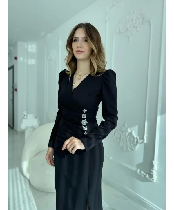 Bel Taş Detaylı Modern Tasarım Atlas Siyah Elbise