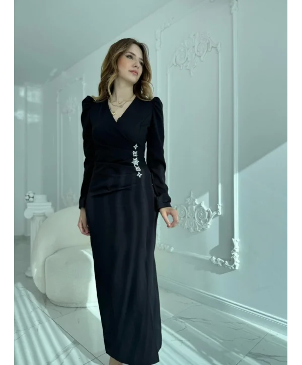Bel Taş Detaylı Modern Tasarım Atlas Siyah Elbise
