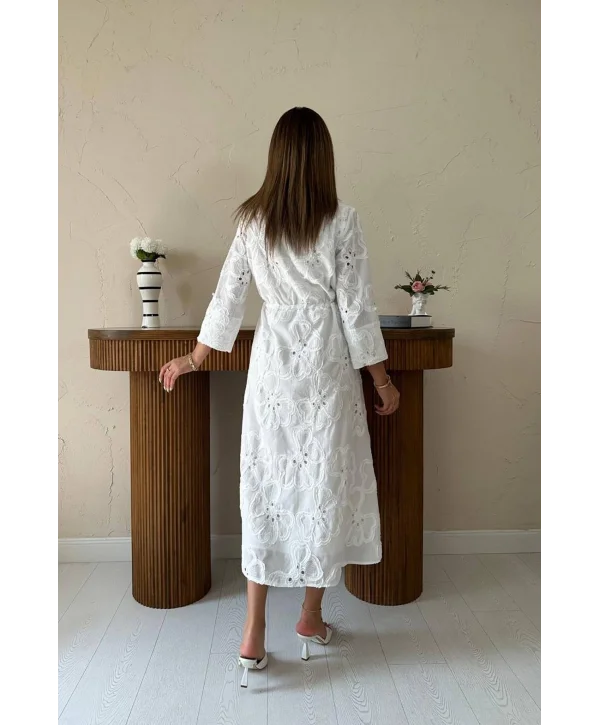 Beyaz Bel Çevresi Bağcıklı Brode Elbise