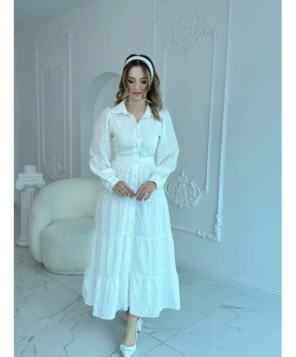 Beyaz Çizgi Desenli Kuşaklı Uzun Elbise