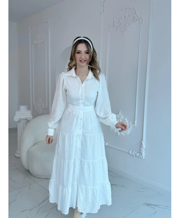 Beyaz Çizgi Desenli Kuşaklı Uzun Elbise