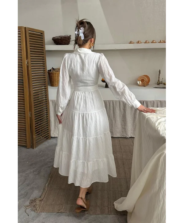 Beyaz Çizgi Desenli Kuşaklı Uzun Elbise