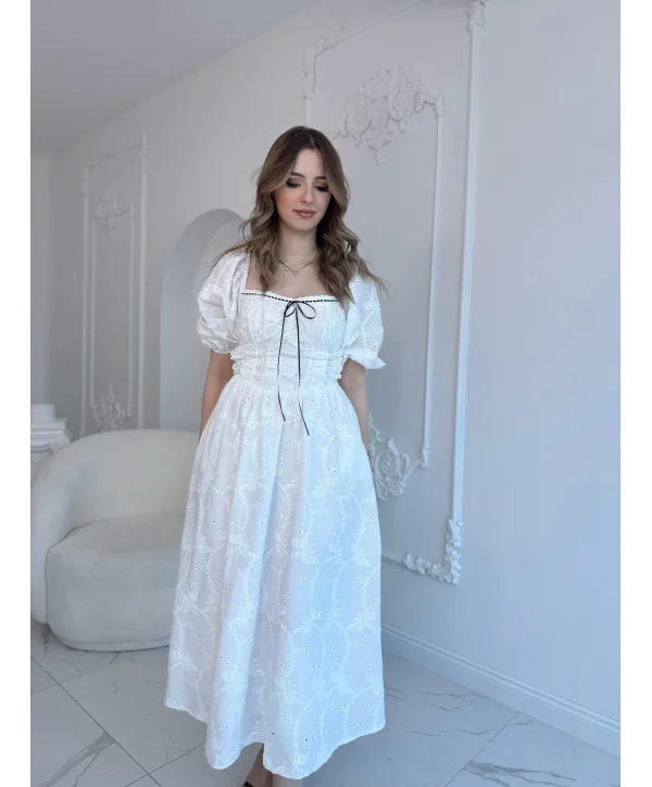 Beyaz Dantel Detaylı Brode Elbise