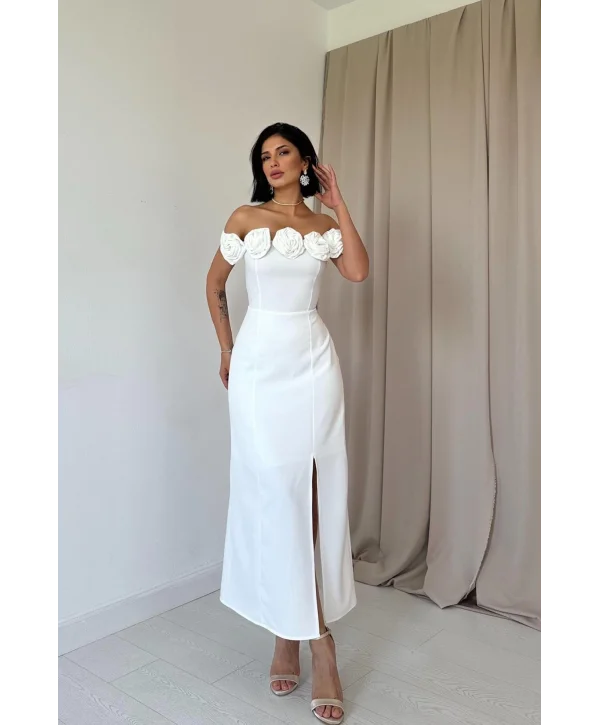 Beyaz Gül Yaka Detaylı Elbise