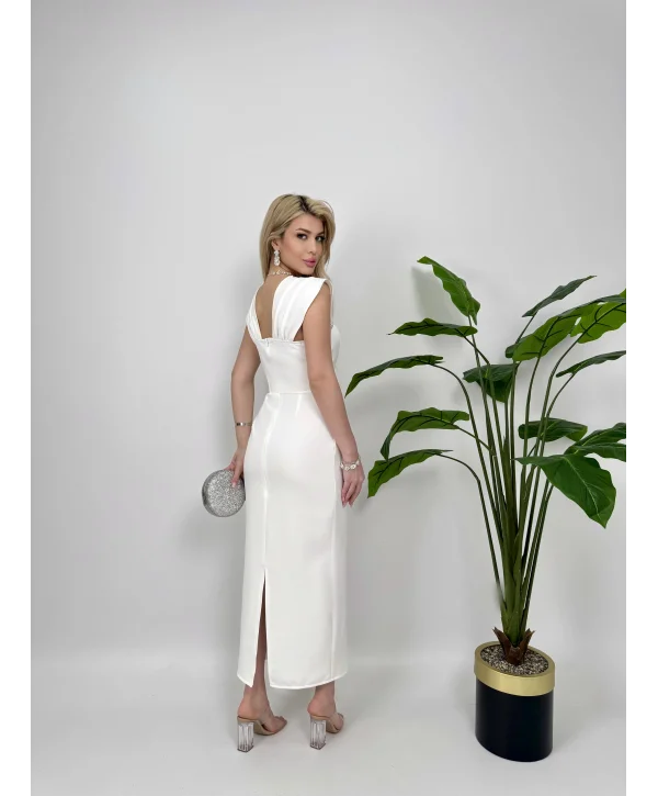 Beyaz Maxi boy yaka taş detaylı uzun elbise