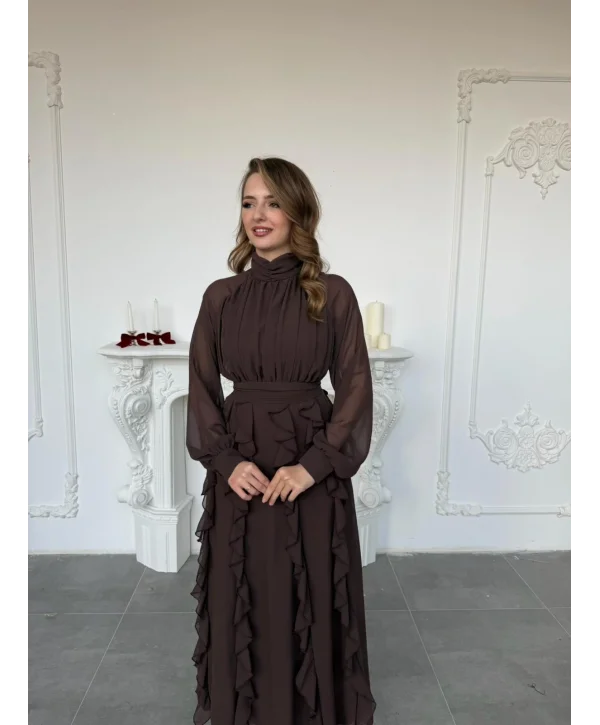 Büzgü Yakalı Eteği Volanlı Beli Kuşaklı Şifon Kahve Elbise