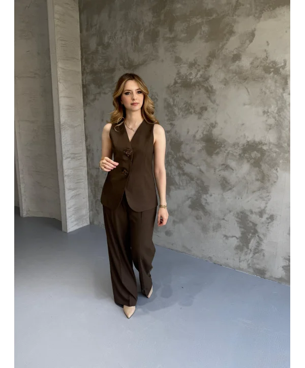 ÇİÇEK DÜĞME DETAYLI VİZON YELEK PANTOLON TAKIM