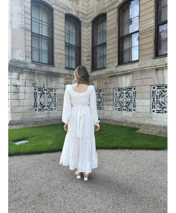 Denise Yakası ve Etek Ucu Güpür Detaylı Ekru Elbise (HELİS ÖZEL TASARIM )