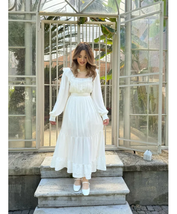 Denise Yakası ve Etek Ucu Güpür Detaylı Ekru Elbise (HELİS ÖZEL TASARIM )