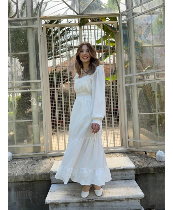 Denise Yakası ve Etek Ucu Güpür Detaylı Ekru Elbise (HELİS ÖZEL TASARIM )