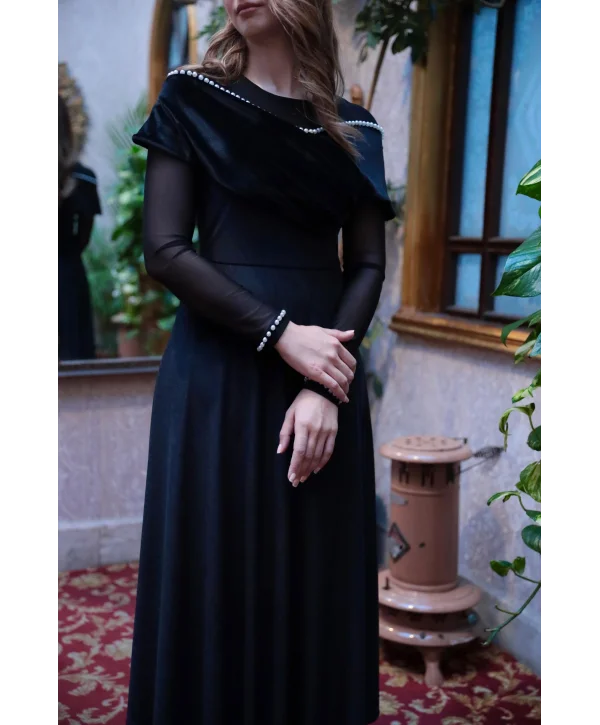 Drape Omuz Tül Kollu İnci İşlemeli Siyah Kadife Elbise