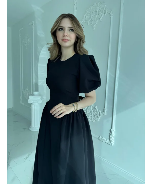 Etek Yanları Büzgülü Balon Kol Sırt Kuşaklı Siyah Elbise