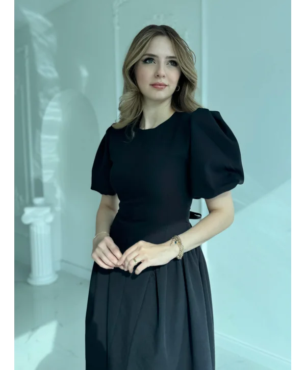 Etek Yanları Büzgülü Balon Kol Sırt Kuşaklı Siyah Elbise