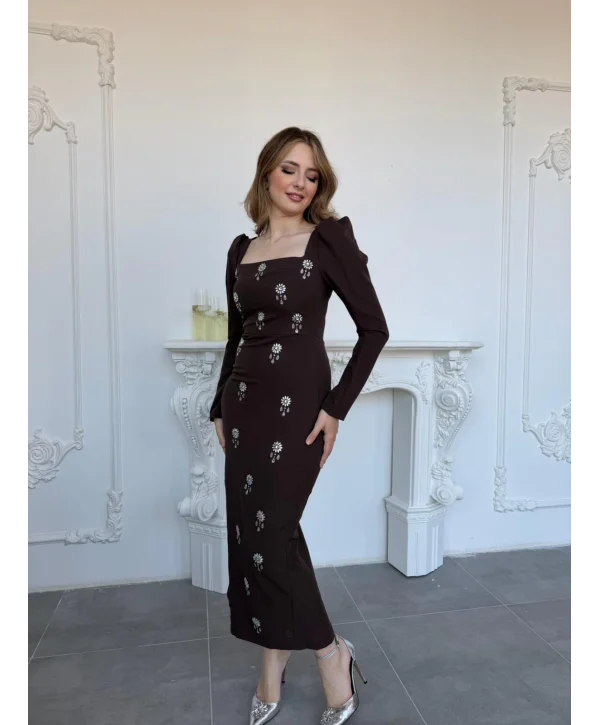 Etnik Taş İşlemeli Kare Yaka Uzun Kol Kahve Elbise