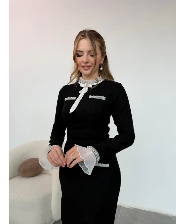 Fiyonklu Yaka Tasarımlı Şanel Tüvit Siyah Elbise