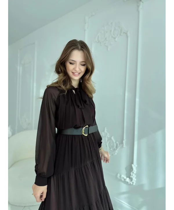 Fular Yaka Detaylı Kemerli Şifon Kahve Elbise