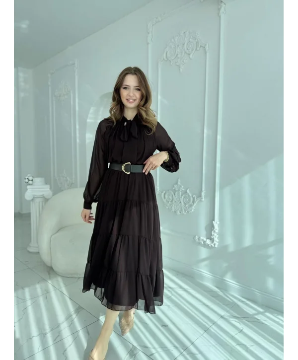 Fular Yaka Detaylı Kemerli Şifon Kahve Elbise