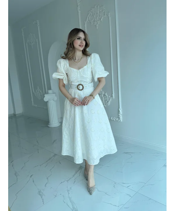Göğüs Detaylı ve Kemerli Fisto Ekru Elbise