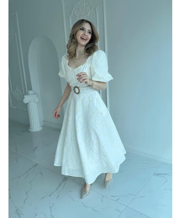 Göğüs Detaylı ve Kemerli Fisto Ekru Elbise