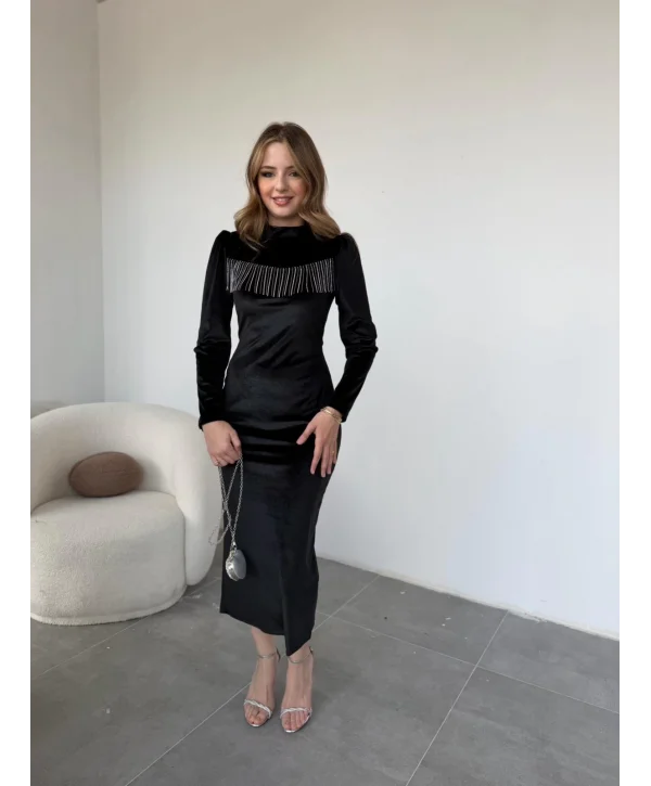 Göğüs Püskül Detaylı Kadife Siyah Elbise