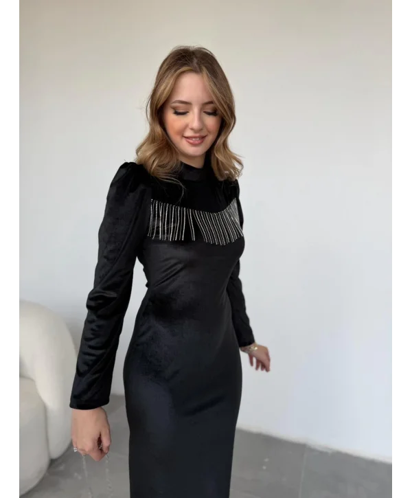 Göğüs Püskül Detaylı Kadife Siyah Elbise