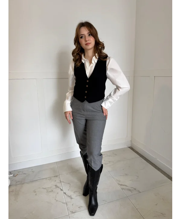 GRİ PENSLİ PANTOLON&SİYAH YELEK