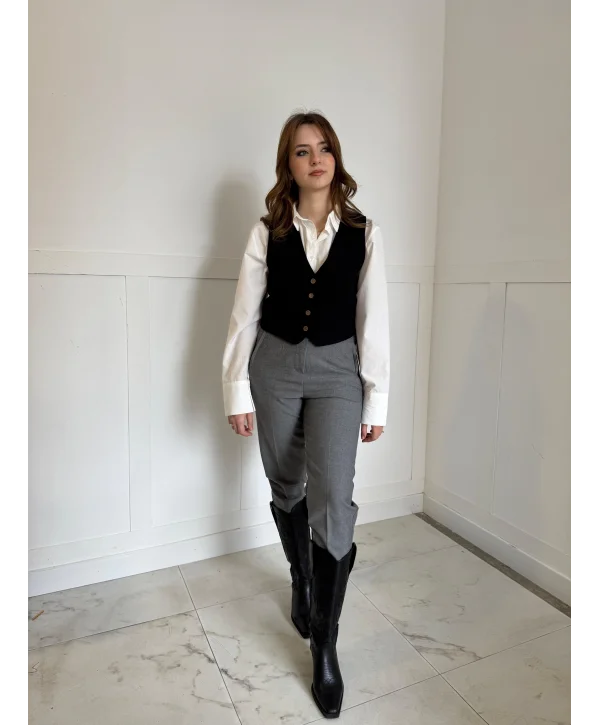 GRİ PENSLİ PANTOLON&SİYAH YELEK