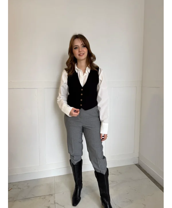 GRİ PENSLİ PANTOLON&SİYAH YELEK