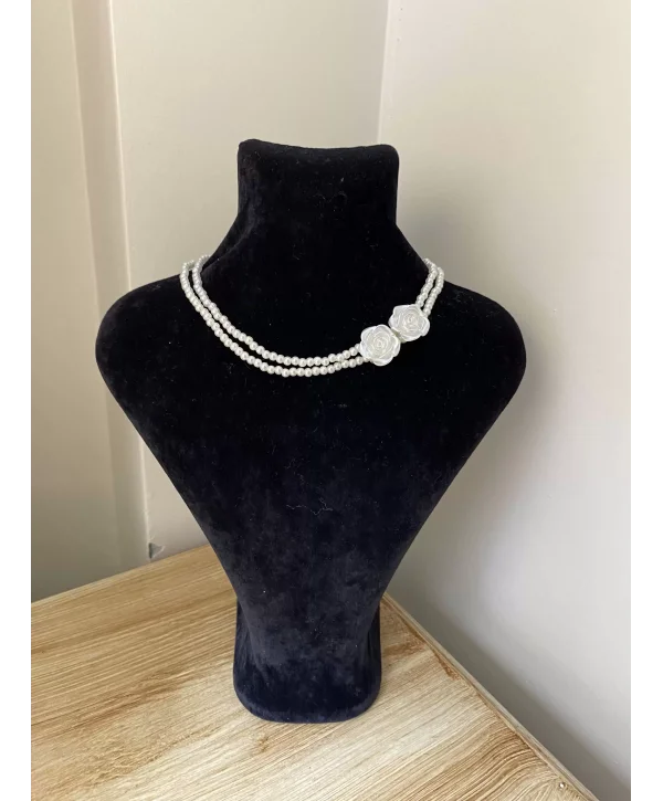 Gül detaylı kolye küpe set