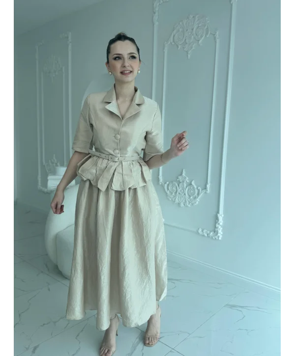 İnce Kemerli Fırfırlı Ceket ve Etek Bej Takım