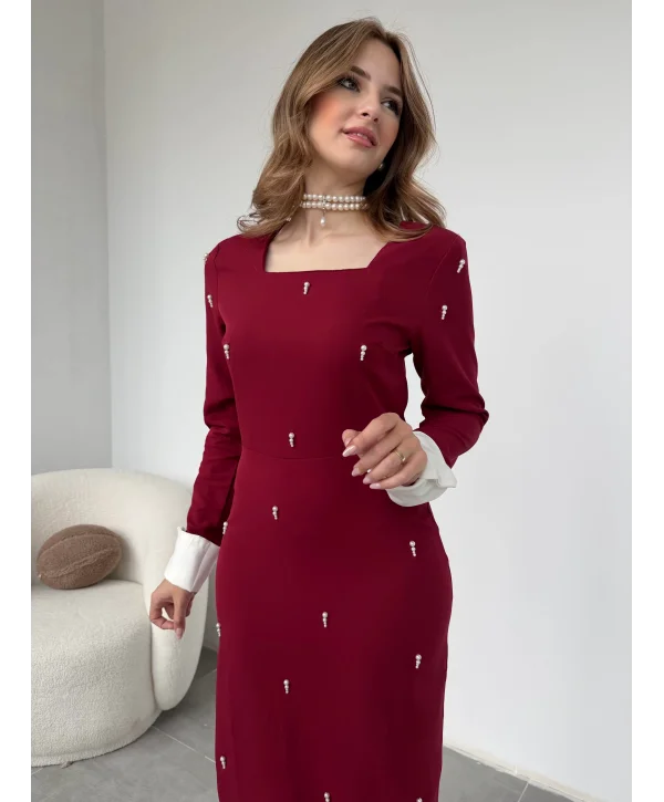 İnci Detaylı Kare Yaka Beyaz Manşetli Bordo Elbise