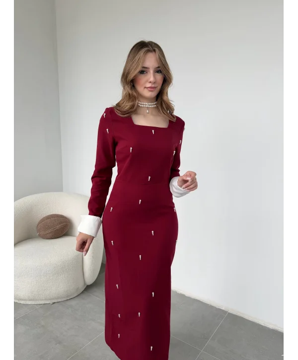 İnci Detaylı Kare Yaka Beyaz Manşetli Bordo Elbise