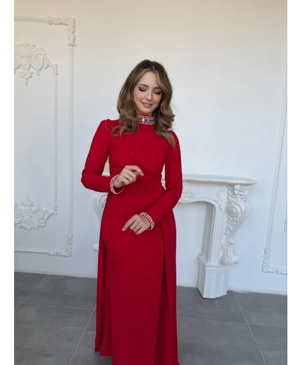 İnci Detaylı Pelerinli Uzun Kırmızı Abiye Elbise