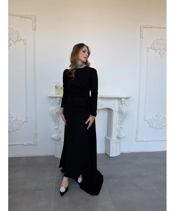 İnci Detaylı Pelerinli Uzun Siyah Abiye Elbise