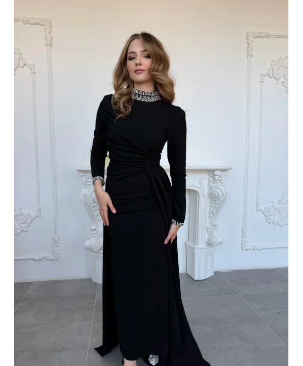 İnci Detaylı Pelerinli Uzun Siyah Abiye Elbise