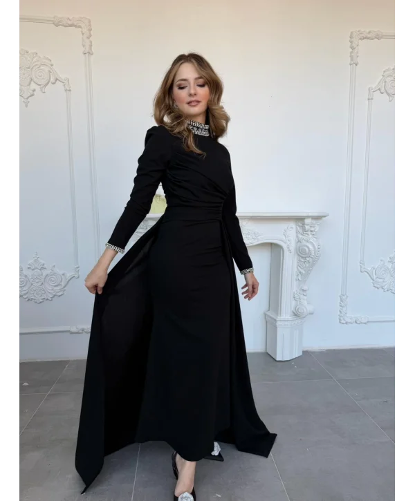İnci Detaylı Pelerinli Uzun Siyah Abiye Elbise