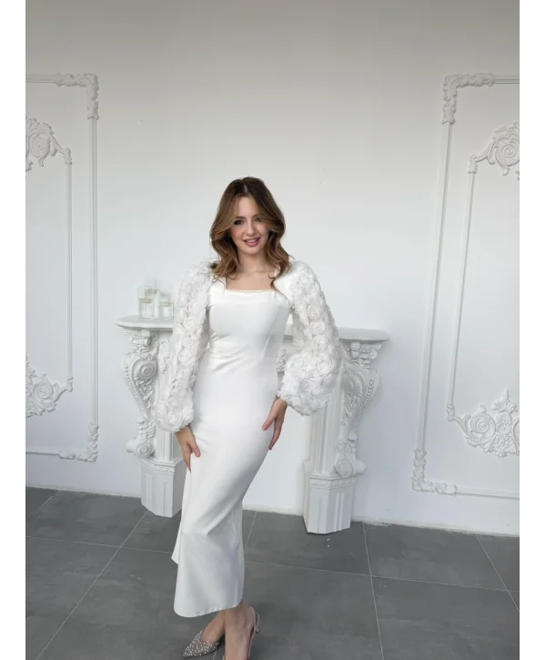 İnci Yaka ve Gül Aplike Kol Detaylı Beyaz Elbise