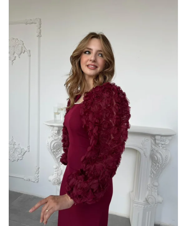 İnci Yaka ve Gül Aplike Kol Detaylı Bordo Elbise