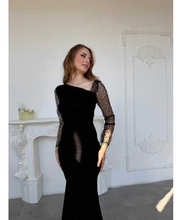 Işıltılı Tül Kollu Drapeli Uzun Abiye Siyah Elbise