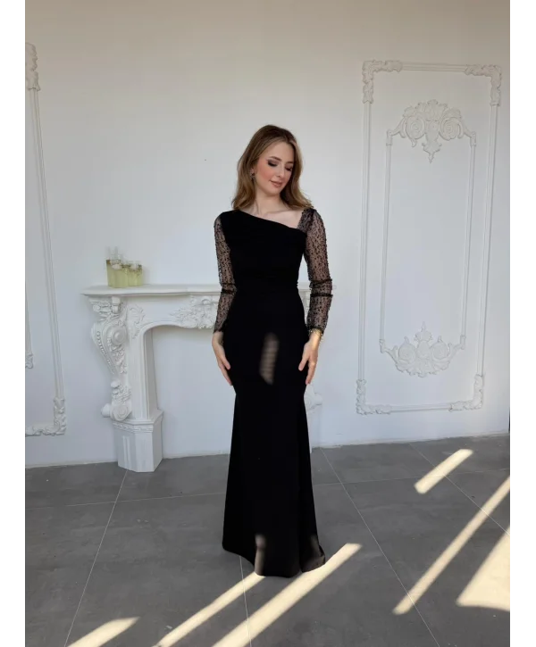 Işıltılı Tül Kollu Drapeli Uzun Abiye Siyah Elbise