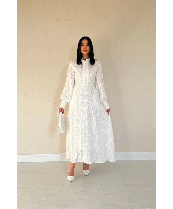 Jakarlı Kemer Detaylı Tam Boy Ekru Elbise