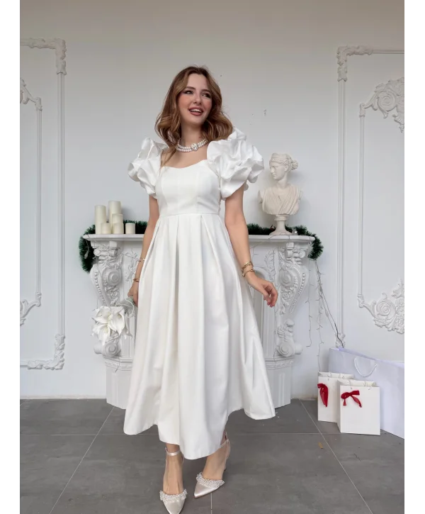 Kalp Yaka Pileli Etek Beyaz Prenses Kesim Abiye Elbise