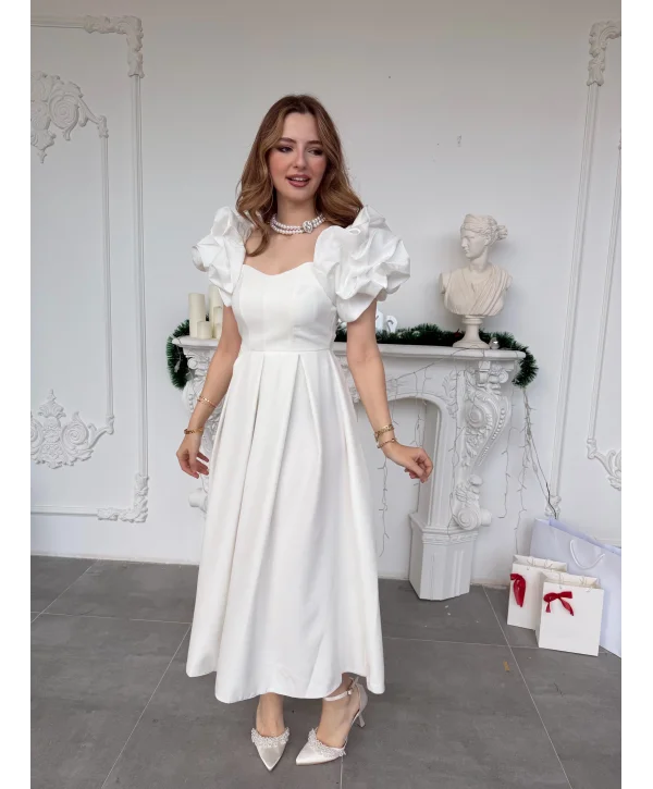 Kalp Yaka Pileli Etek Beyaz Prenses Kesim Abiye Elbise