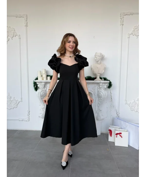 Kalp Yaka Pileli Etek Siyah Prenses Kesim Abiye Elbise