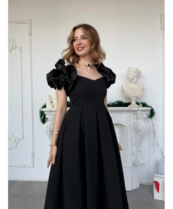 Kalp Yaka Pileli Etek Siyah Prenses Kesim Abiye Elbise